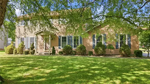 1720 Susan Ct, Hermitage, PA 16148
