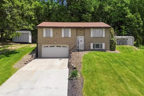 38 Lynncrest Cir, Cecil, PA 15321