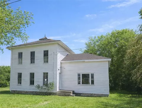 24186 N Beaver Rd, Springboro, PA 16435
