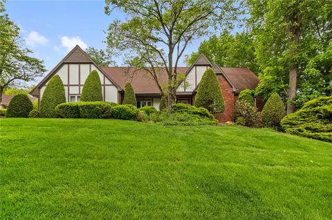 102 Brandywine Dr, Canonsburg, PA 15317