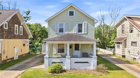 1032 Griswold St, Sharon, PA 16146