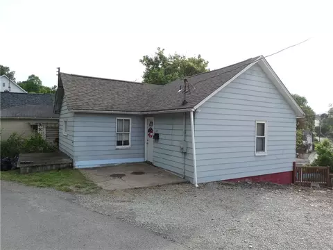 114 Beallsville Rd, Bentleyville, PA 15314
