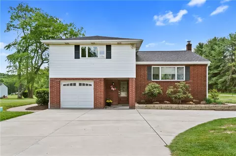 240 Kaufman Rd, Gibsonia, PA 15044