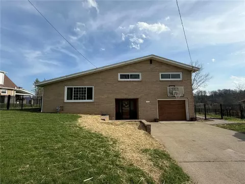 111 Hague Ln, Uniontown, PA 15401
