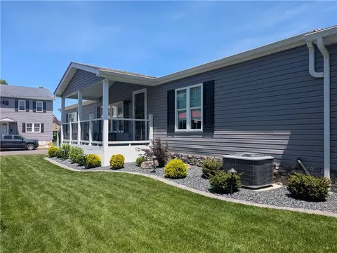 19 Thompson St, Latrobe, PA 15650