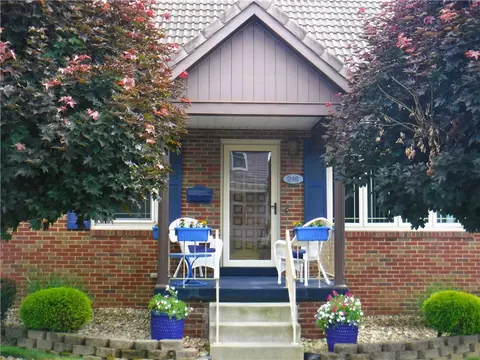 246 Arthur St, Zelienople, PA 16063