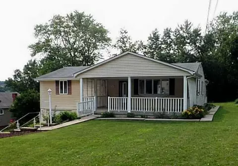 147 College Ave, Pittsburgh, PA 15239