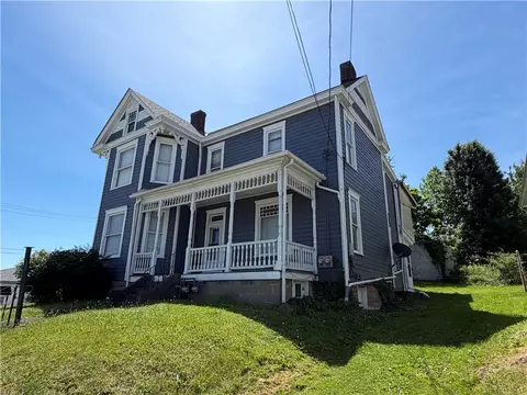784 E High St, Waynesburg, PA 15370