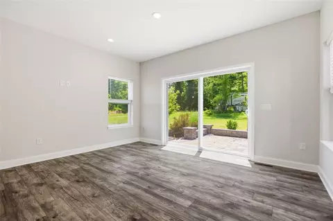 Living - 102 Eagle Ln, New Eagle, PA 15067 photo 5 of 6
