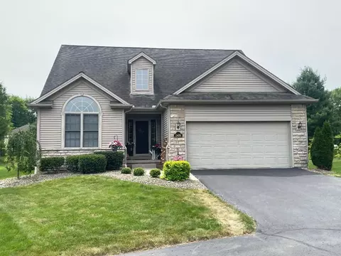 2416 Pebble Creek Ct, Hermitage, PA 16148