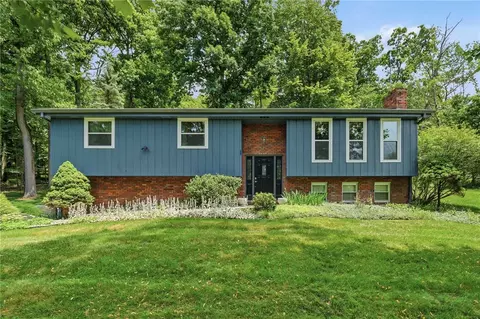 225 Woodcroft Rd, Baden, PA 15005