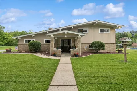 106 Daums Ln, Level Green, PA 15085