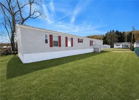 79 Park St, Republic, PA 15475