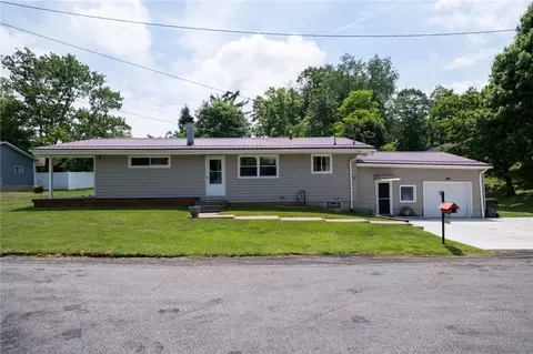 701 Pinchot St, Ellwood City, PA 16117