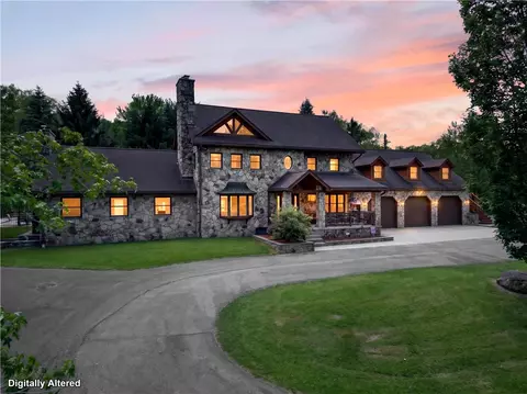 134 Twin Lake Ln, Laughlintown, PA 15655