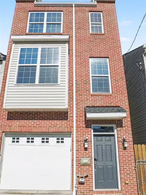 44 Uxor Way, Pittsburgh, PA 15203