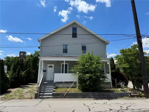 126-128 Railroad St, Monongahela, PA 15063