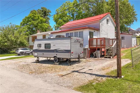 1407 Kirk St, Connellsville, PA 15425