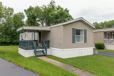 35 Circle Dr, Finleyville, PA 15332