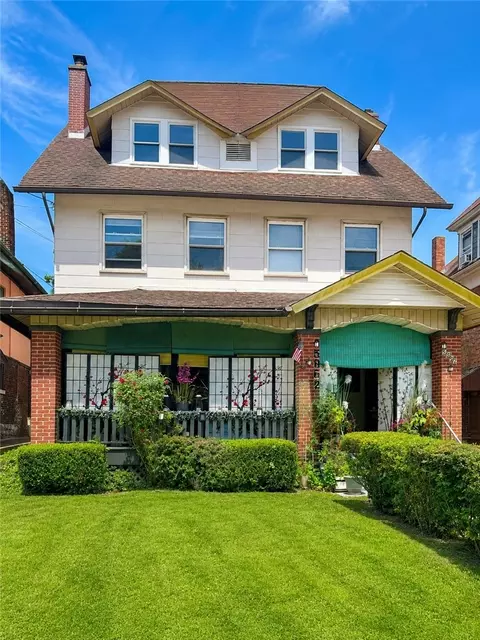 5862 Hobart St, Pittsburgh, PA 15217