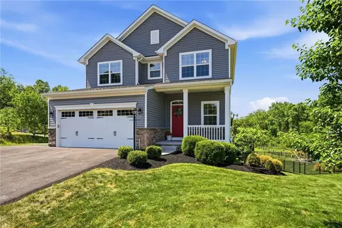 1001 Blackhawk Dr, Valencia, PA 16059