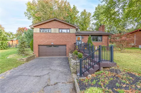 624 Fort Couch Rd, Pittsburgh, PA 15241