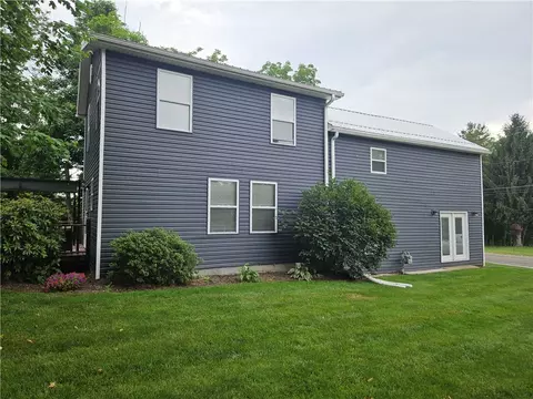 1110 Sunrise Dr, New Castle, PA 16105