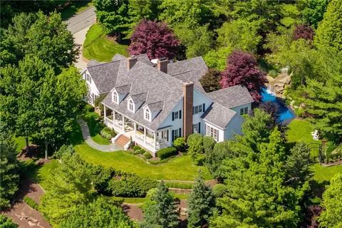 128 Mount Blaine Dr, Mcmurray, PA 15317