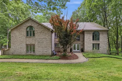 1012 Victoria Pl, Gibsonia, PA 15044