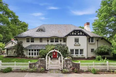 704 Amberson, Pittsburgh, PA 15232