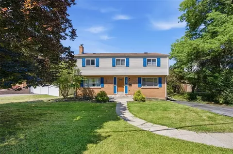 110 Crescent Garden Dr, Pittsburgh, PA 15235