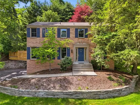 303 Cornwall Dr, Pittsburgh, PA 15238