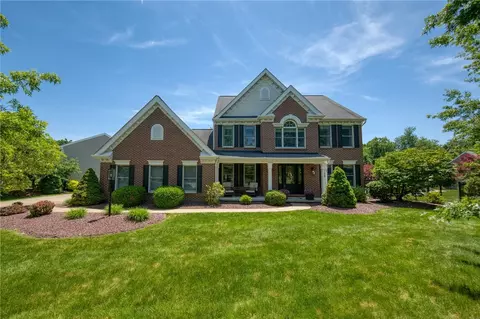 100 Chestnut Ct, Venetia, PA 15367