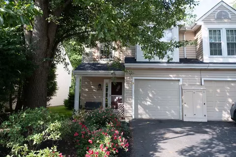 255 Commons Dr, Oakmont, PA 15139