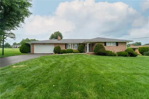 106 Wyndfield Dr, Mount Pleasant, PA 15666