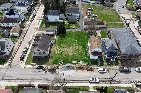 212 Russellwood Ave, Mckees Rocks, PA 15136