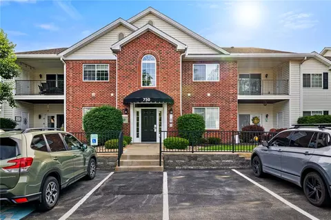 750 Hidden Ridge Ct #301, South Park, PA 15129