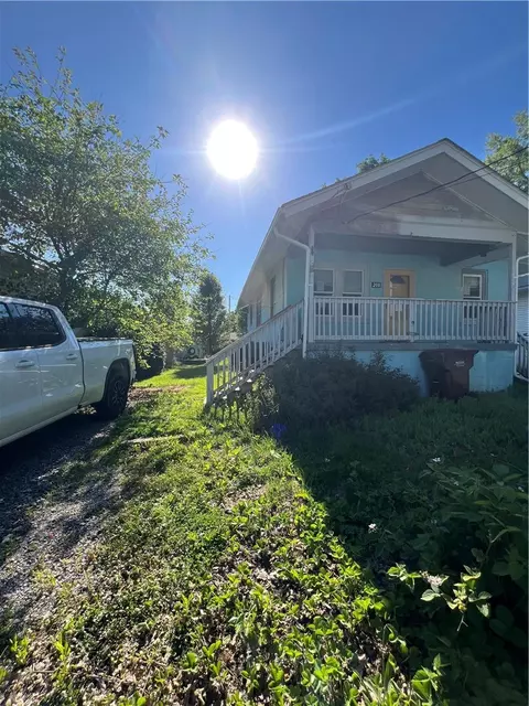 200 Smith Ave, Sharon, PA 16146