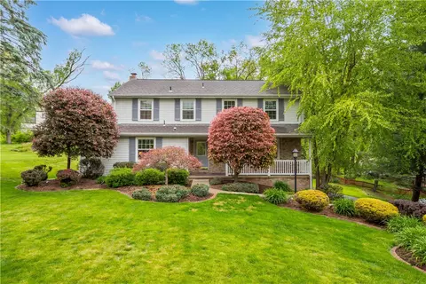 343 Alamo Dr, Pittsburgh, PA 15241