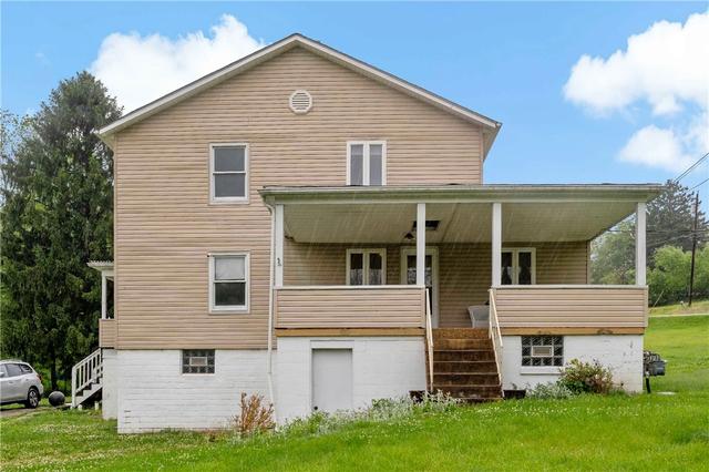 28 Peterson St, Avella, PA 15312
