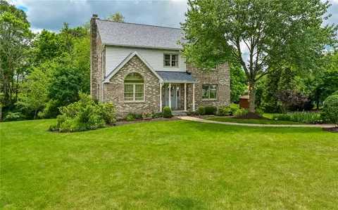 212 Whitehaven Dr, Gibsonia, PA 15044