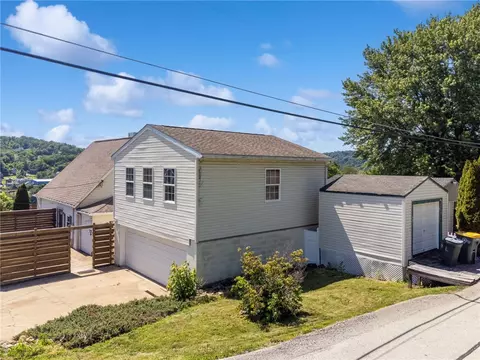 512 5th St, Webster, PA 15087