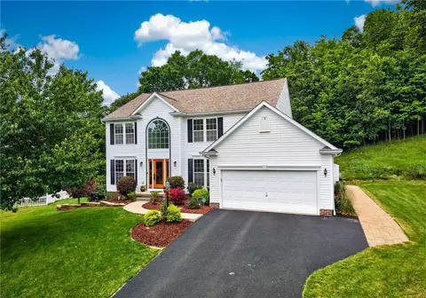5426 Forest Edge Dr, Mcdonald, PA 15057