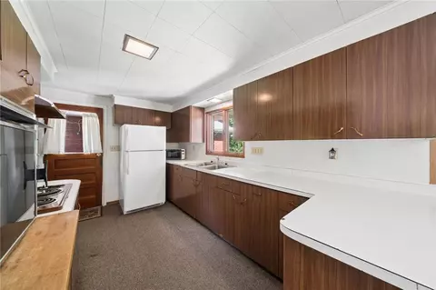 Kitchen - 6290 Italy Rd, Export, PA 15632 photo 3 of 3