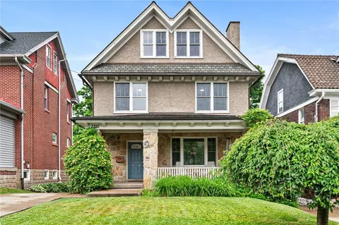5912 Beacon St, Pittsburgh, PA 15217