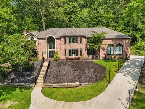 559 Normandy, Pittsburgh, PA 15238