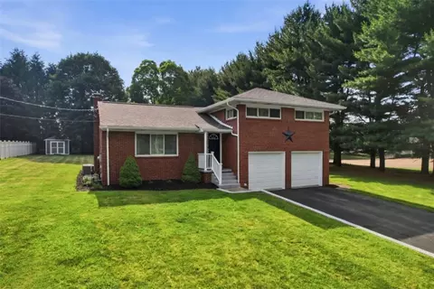 106 Allegheny Dr, Natrona Heights, PA 15065