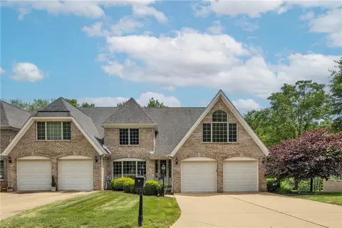 152 Saint Ives Way, Zelienople, PA 16063