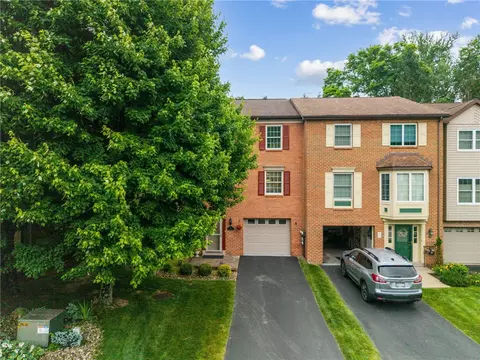 28 Unity Sq, Greensburg, PA 15601