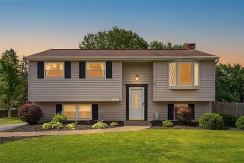 320 Sunridge Dr, Freedom, PA 15042